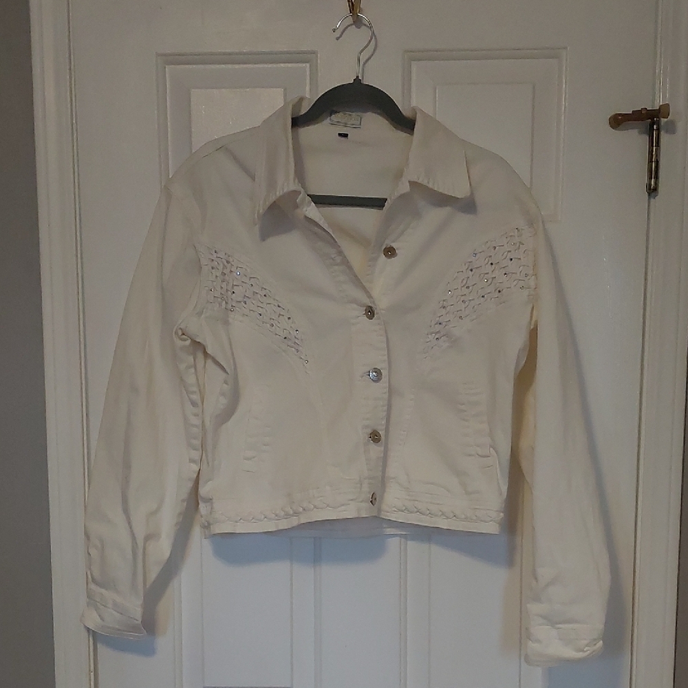 Cream Cropped Jean Jacket with Classic Collar